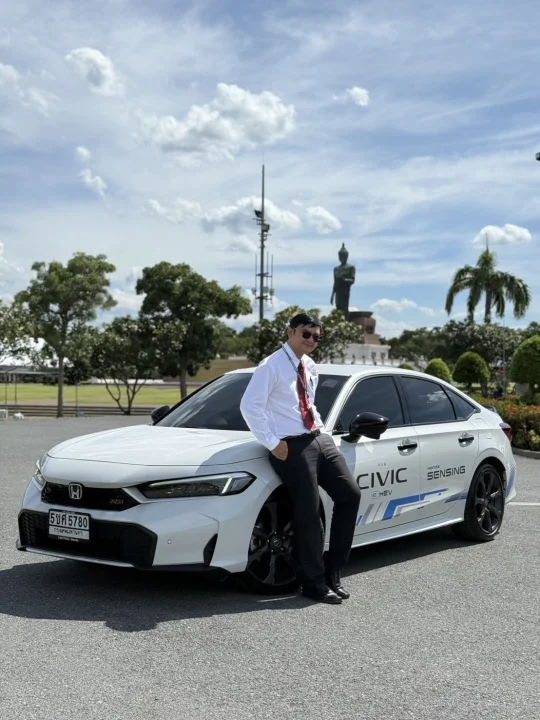 Civic e : Hev el+ ออกรถเริ่ม 33,900  ผ่อน 14,833x84 ฟรีประกันชั้น 1