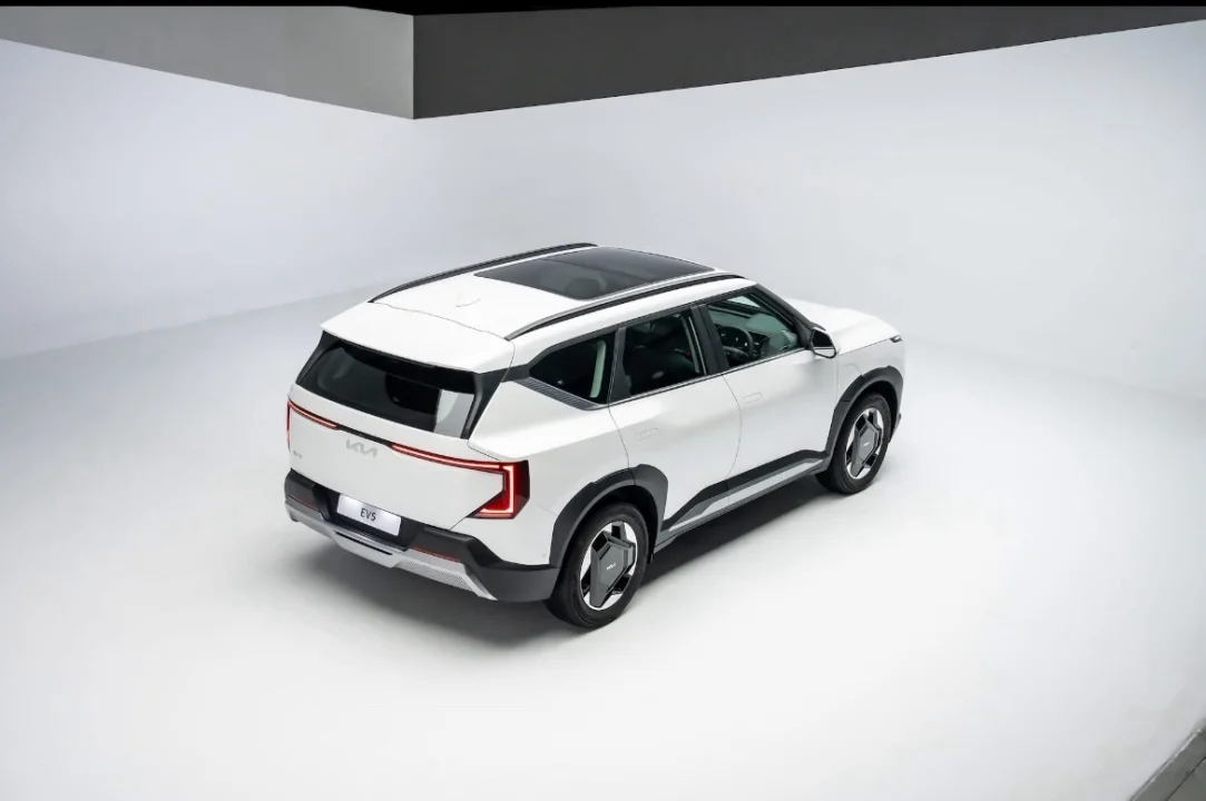 KIA EV 5 light ส่วนลด 200,000 บาท